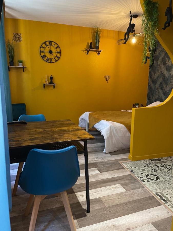 Romans-sur-Isère Jungle Room מראה חיצוני תמונה